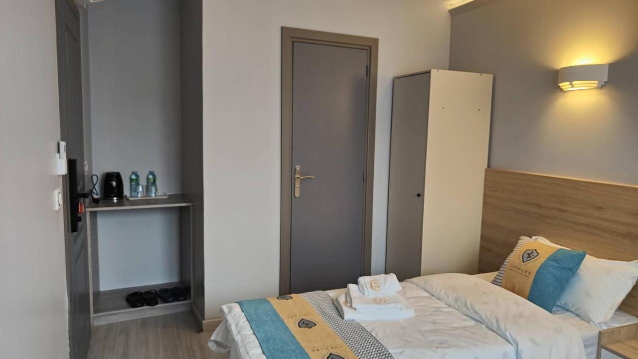 Chambre Pour 2 Personnes Avec Lit Separe Dans La Banlieue Parisienne ボンディ エクステリア 写真
